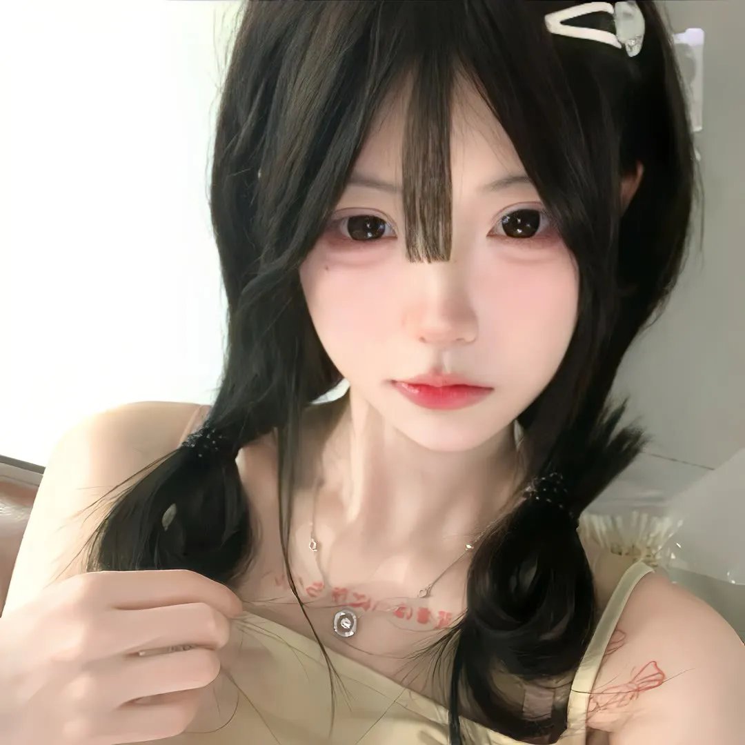 莫妮克：自我介绍一下